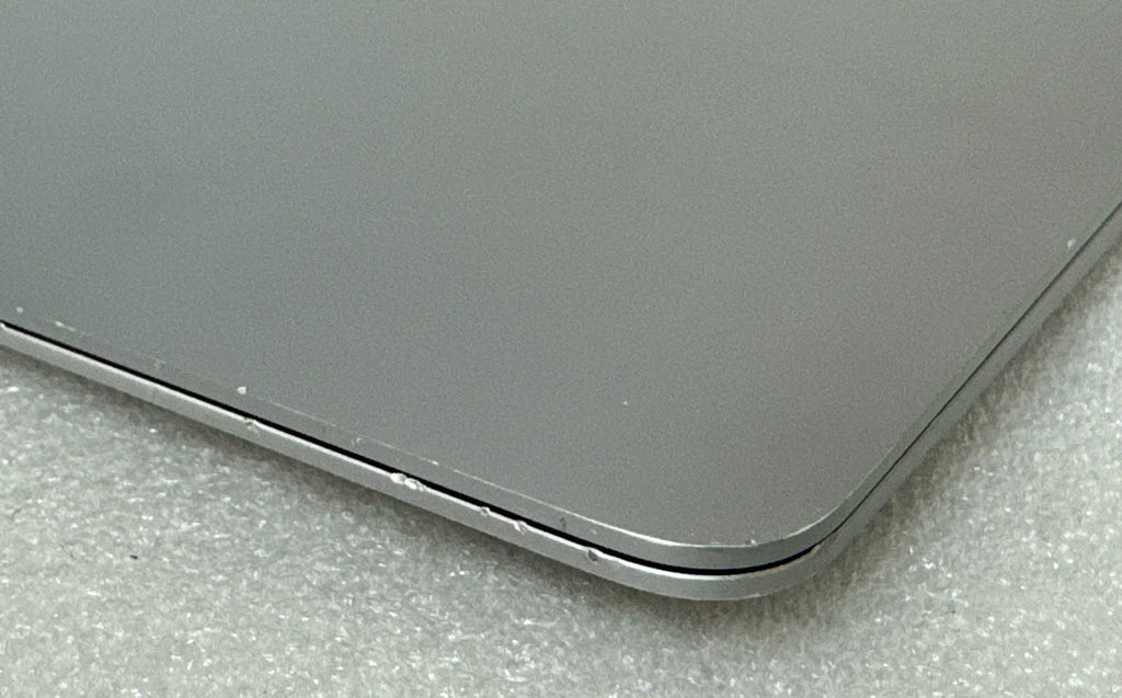MacBook Air (2020, 13-inch) — M1 · 8GB · 512GB · Space Gray