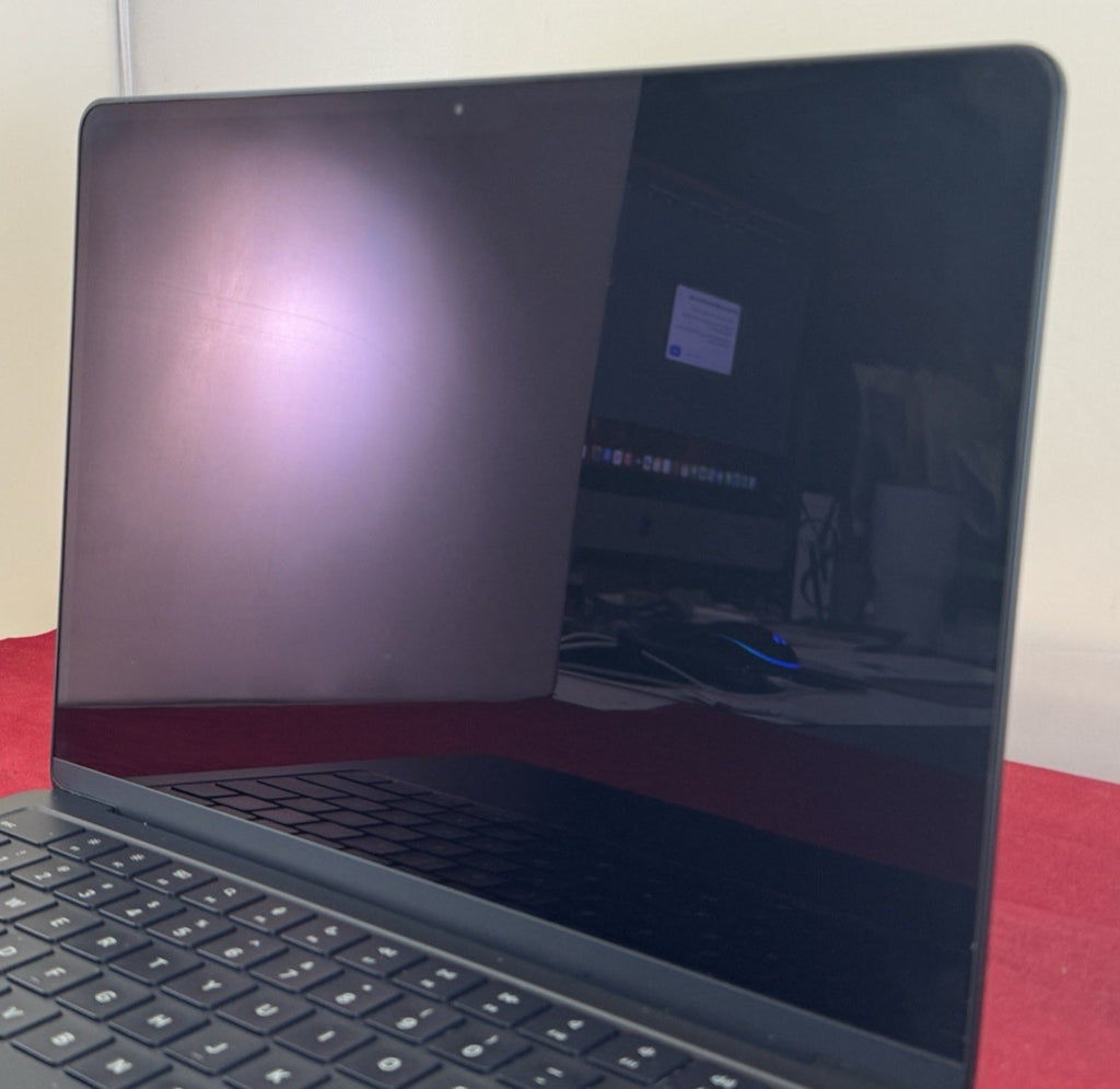MacBook Air (2024, 13-inch) — M3 · 8GB · 256GB · Midnight