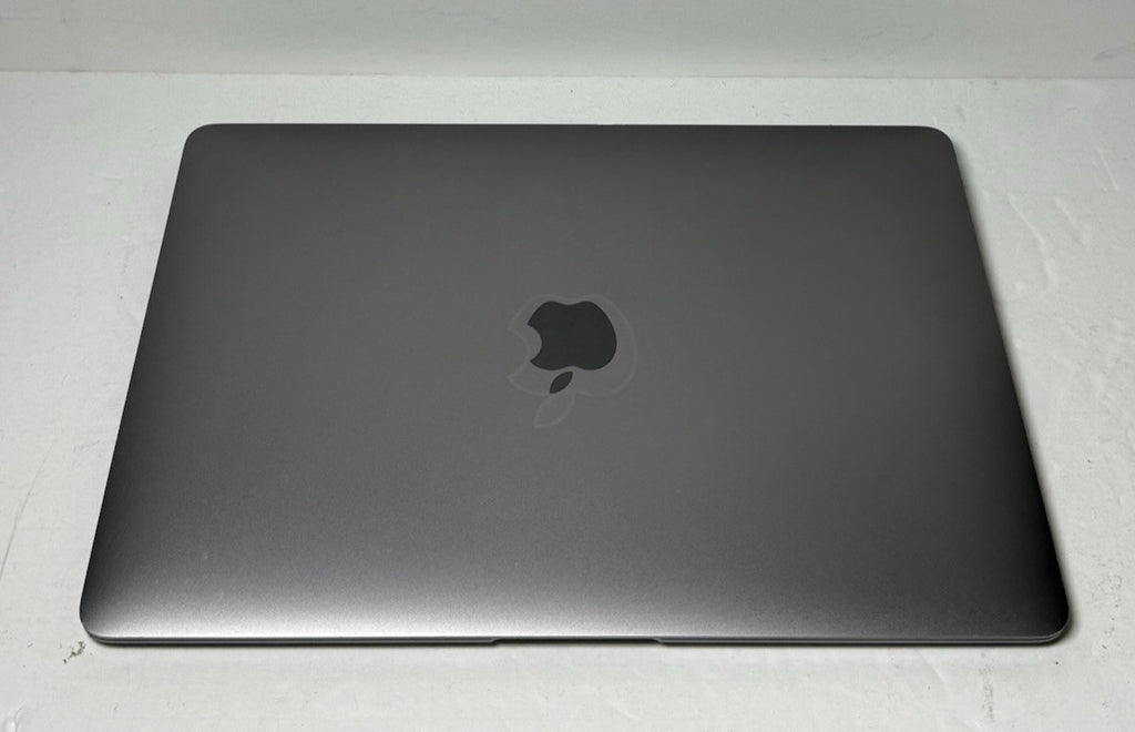 MacBook Air (2020, 13-inch) — M1 · 8GB · 256GB · Space Gray