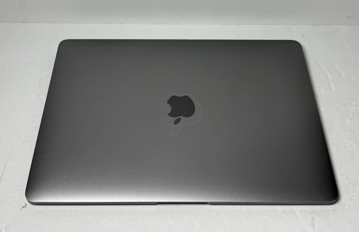 MacBook Air (2020, 13-inch) — M1 · 8GB · 256GB · Space Gray
