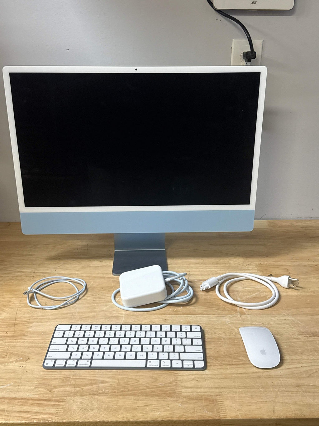 iMac 24-inch (2023) — M3 · 8GB · 256GB · Blue