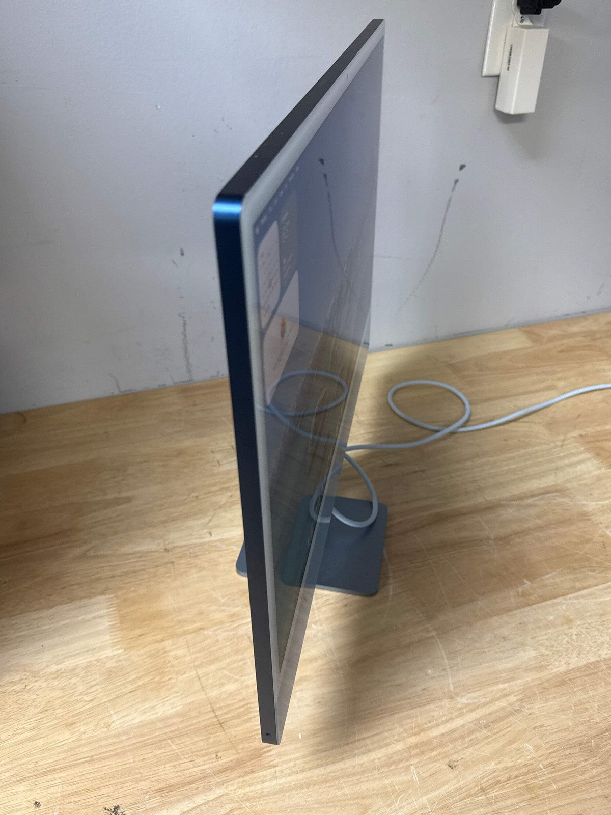 iMac 24-inch (2023) — M3 · 8GB · 256GB · Blue