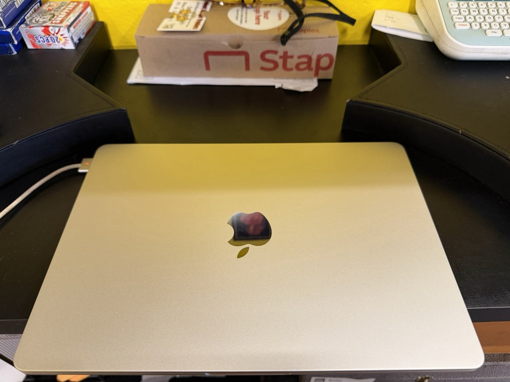 MacBook Air (2024, 13-inch) — M3 · 8GB · 256GB