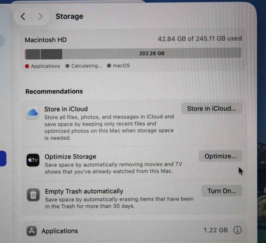 MacBook Air (2020, 13-inch) — M1 · 8GB · 256GB · Gold