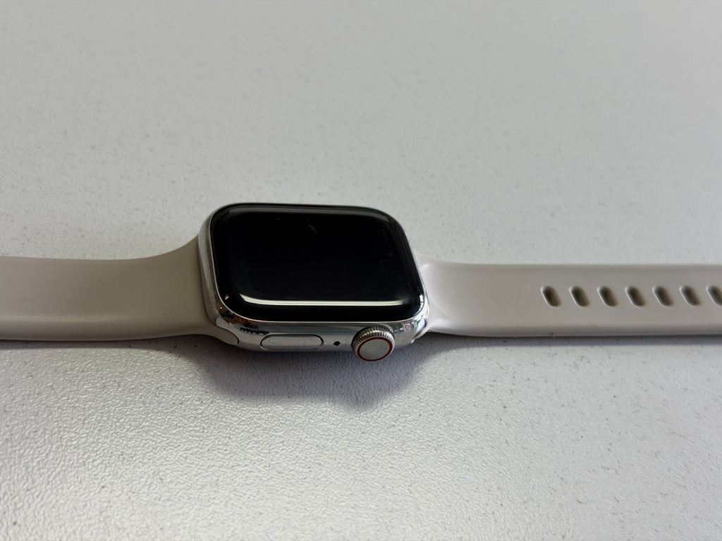Apple Watch Series 9 — Silver