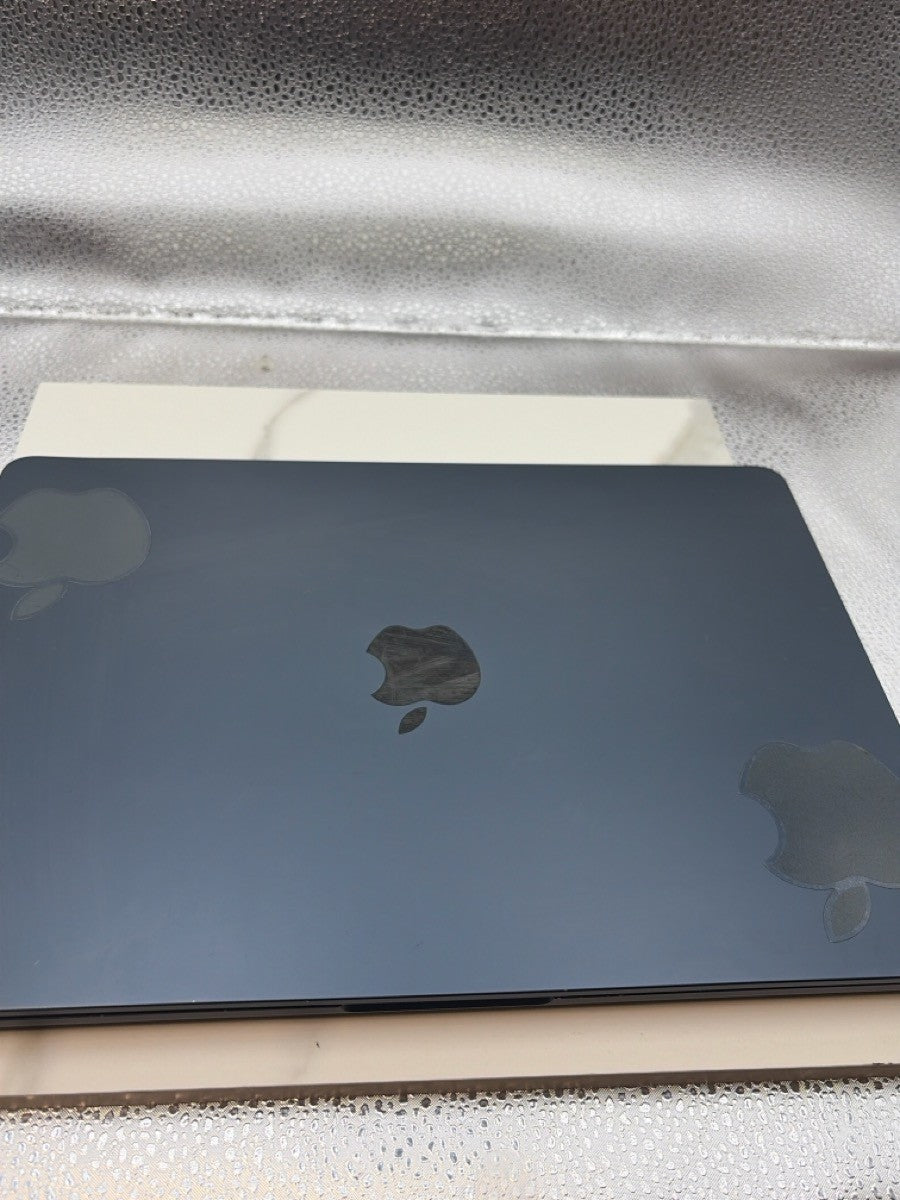 MacBook Air (2024, 13-inch) — M3 · 256GB