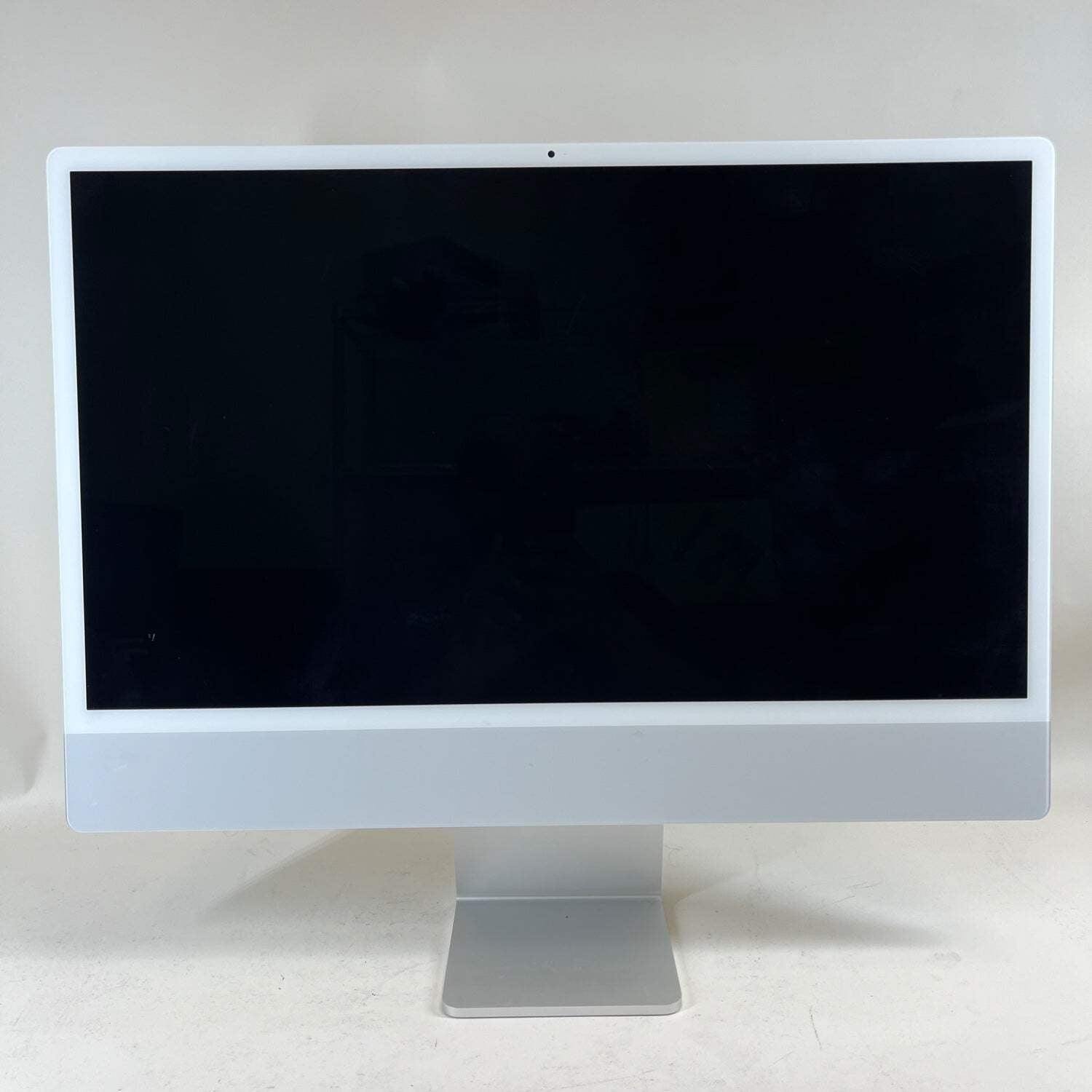 iMac 24-inch (2023) — M3 · 8GB · 256GB · Silver
