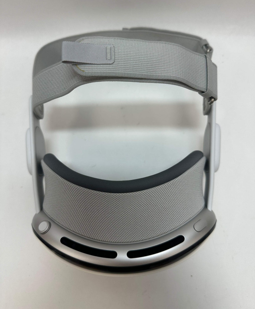 Apple Vision Pro — M2 · 256GB · White