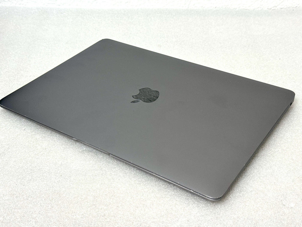 MacBook Air (2020, 13-inch) — M1 · 8GB · 512GB · Space Gray