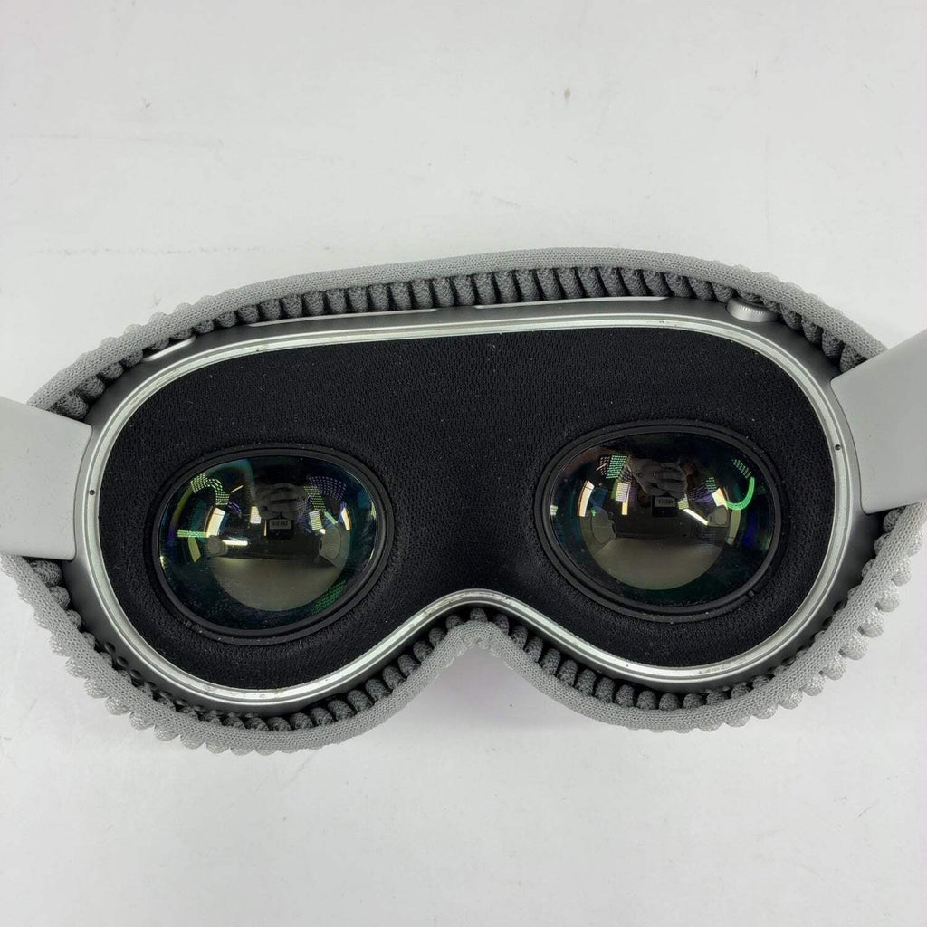 Apple Vision Pro — M2 · 256GB