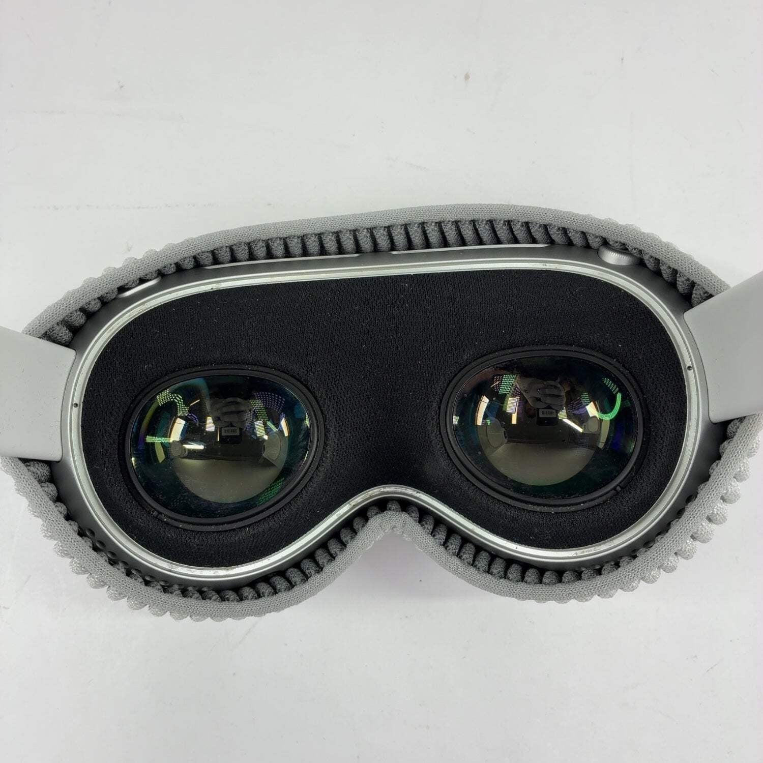 Apple Vision Pro — M2 · 256GB