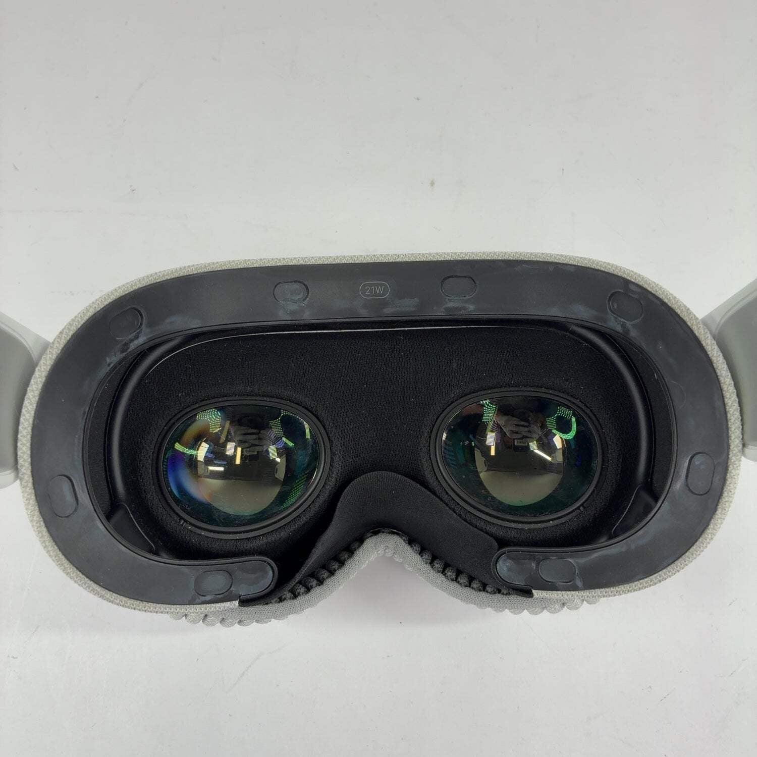 Apple Vision Pro — M2 · 256GB