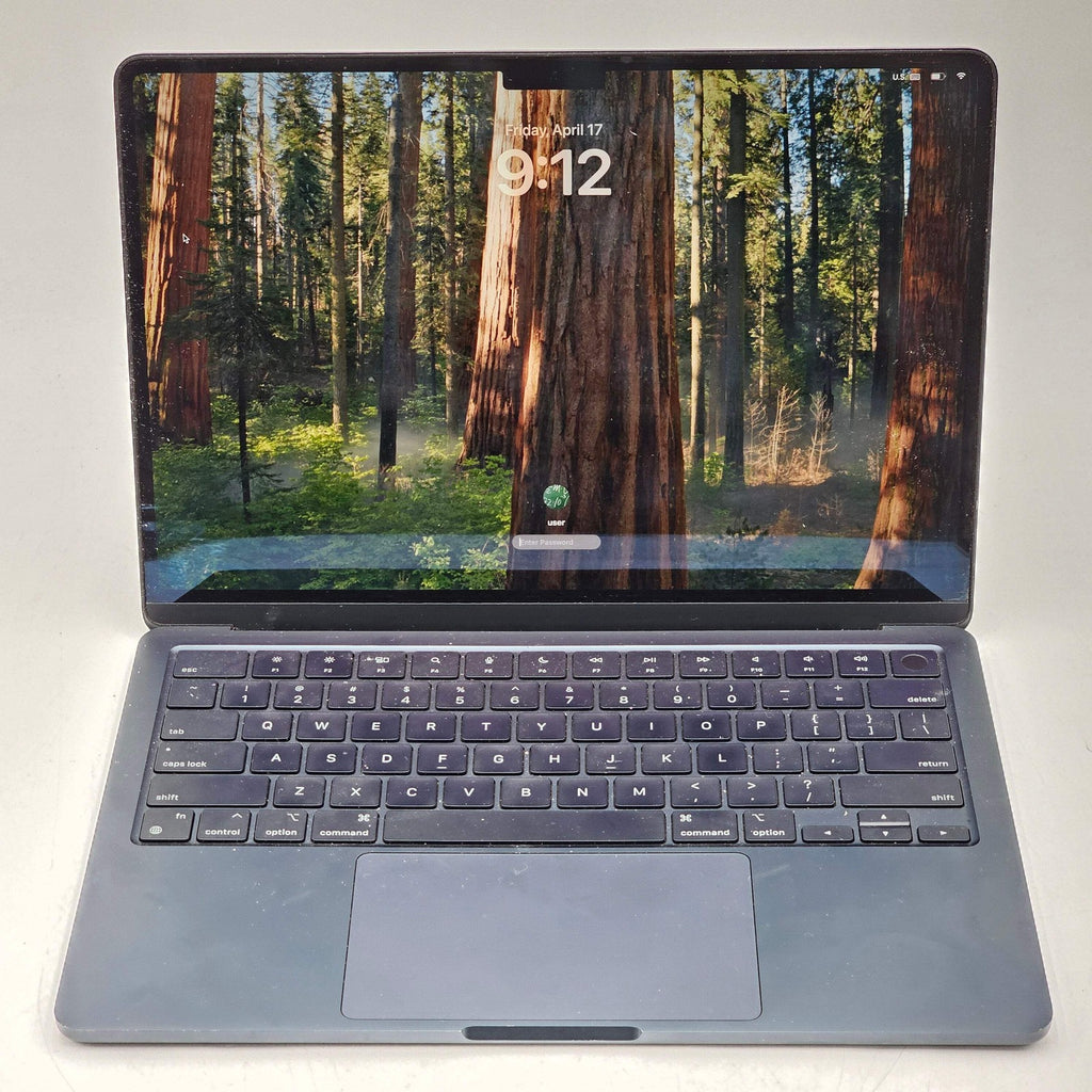 MacBook Air (2022, 13-inch) — M2 · 8GB · 256GB