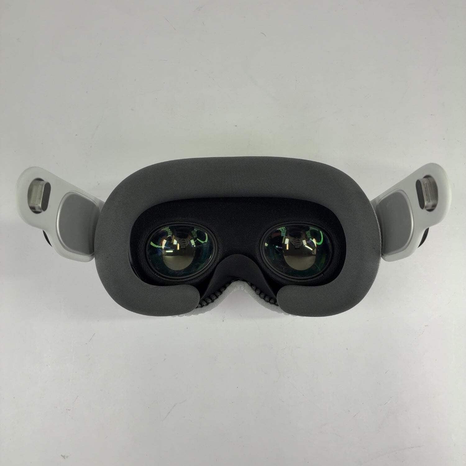 Apple Vision Pro — M2 · 256GB
