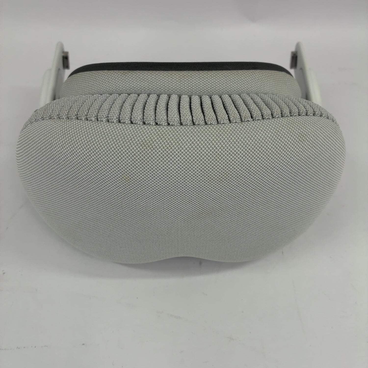 Apple Vision Pro — M2 · 256GB