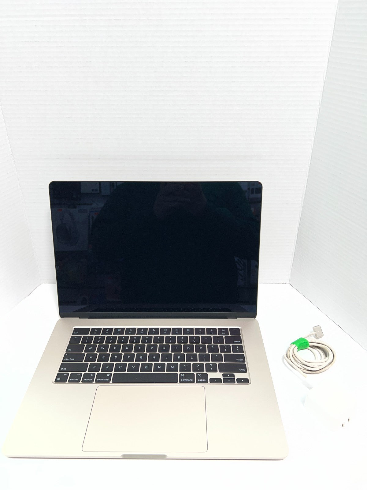 MacBook Air (2024, 15-inch) — M3 · 8GB · 256GB