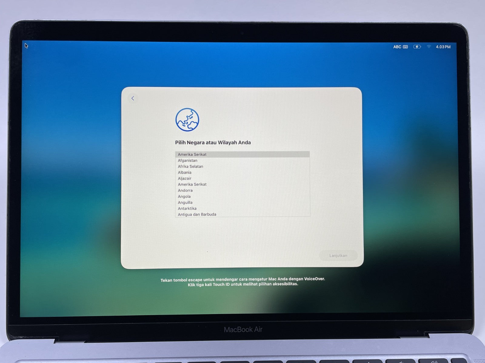 MacBook Air (2020, 13-inch) — M1 · 256GB